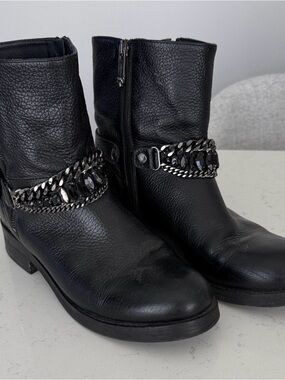 MARC CAIN leather ankle boots